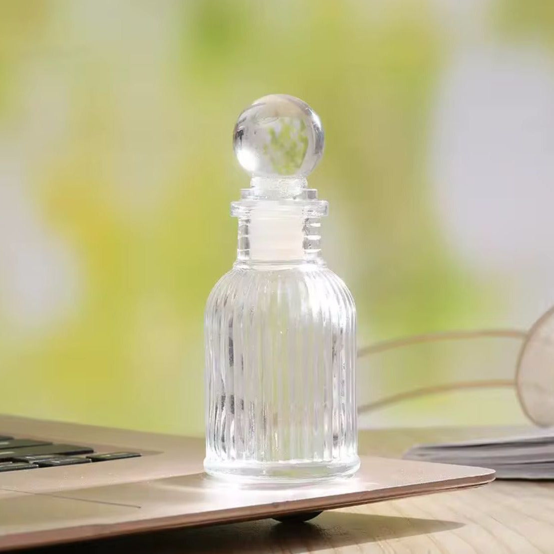 Flacon de parfum en verre de style classique 10,3 cm x 4,3 cm 50ML Idéal pour cadeaux et décoration
