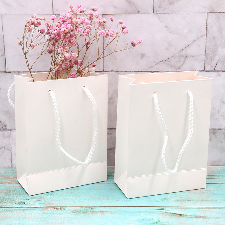 Petit Sac Cadeau Élégant en Papier avec Poignée en Corde (15×14.5×6 cm) blanco mate